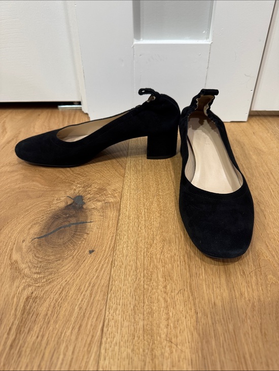 Everlane Shoes - Everlane The Day Heel in black suede Sz 7.
